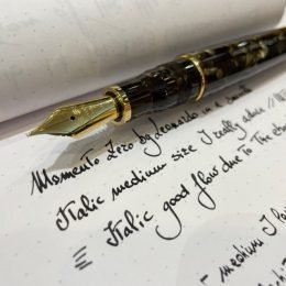 Momento Zero Grande Caffè Cursive Italic Fine special nib