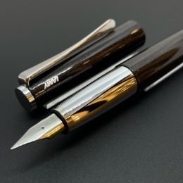 Studio Dark Brown edizione speciale