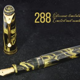 Aurora 88 Ebanite gialla