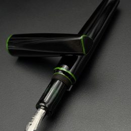Corsani Poliedrica Urushi Verde